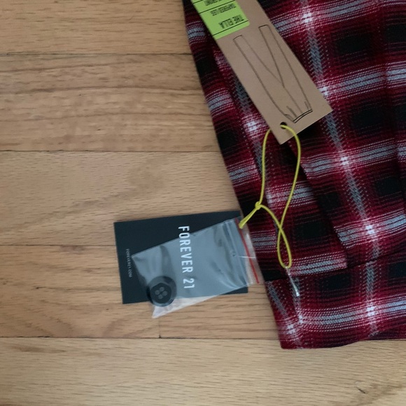 Forever 21 red plaid pleated trousers NEW - Picture 5 of 7